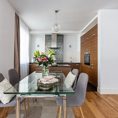Sadyba Apartament Διαμέρισμα